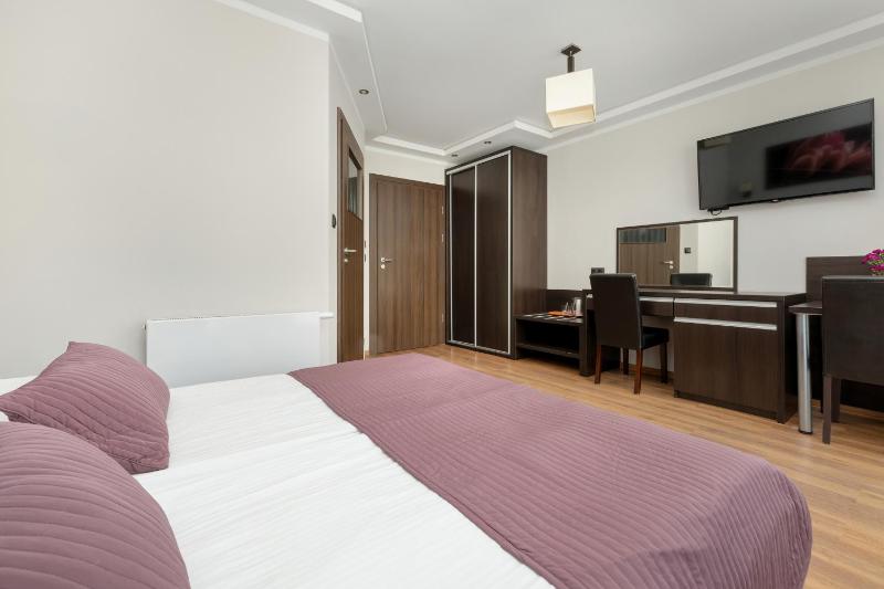 Double Room image 4