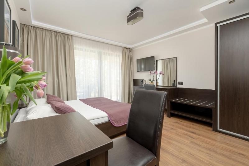 Double Room image 2