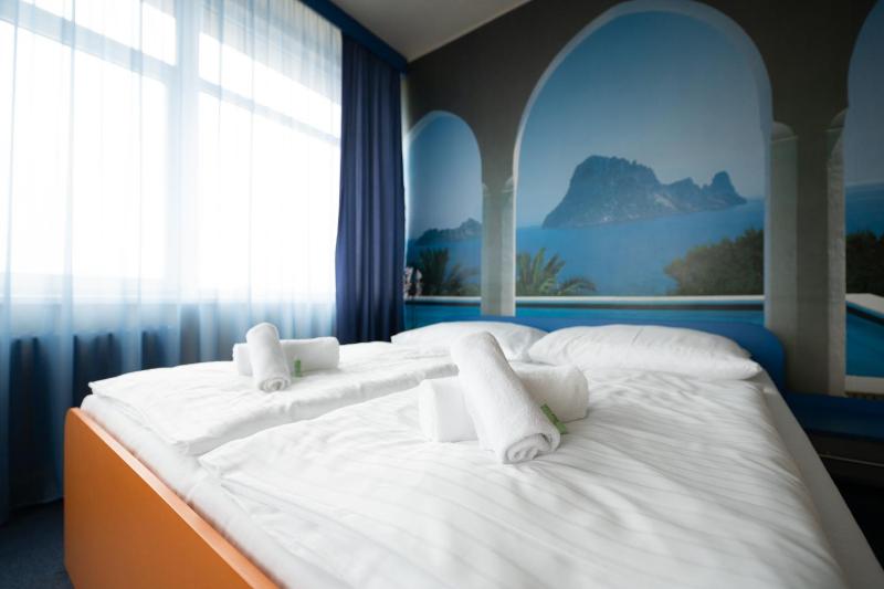 Double or Twin Room image 1
