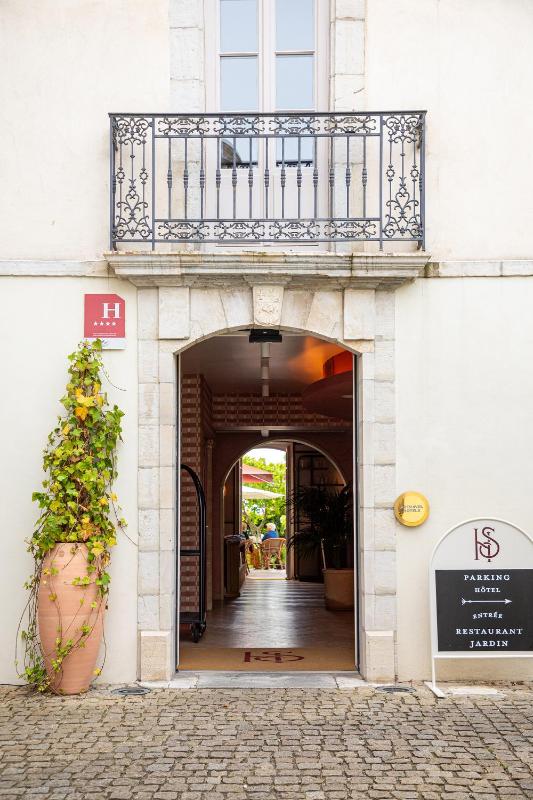 Standard Double Room image 1