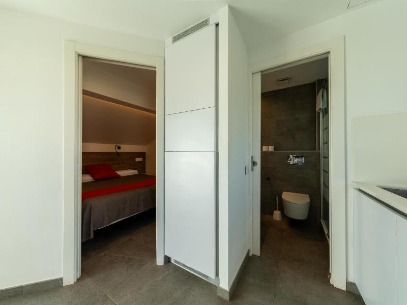 One-Bedroom Apartment (2 Adults) image 1