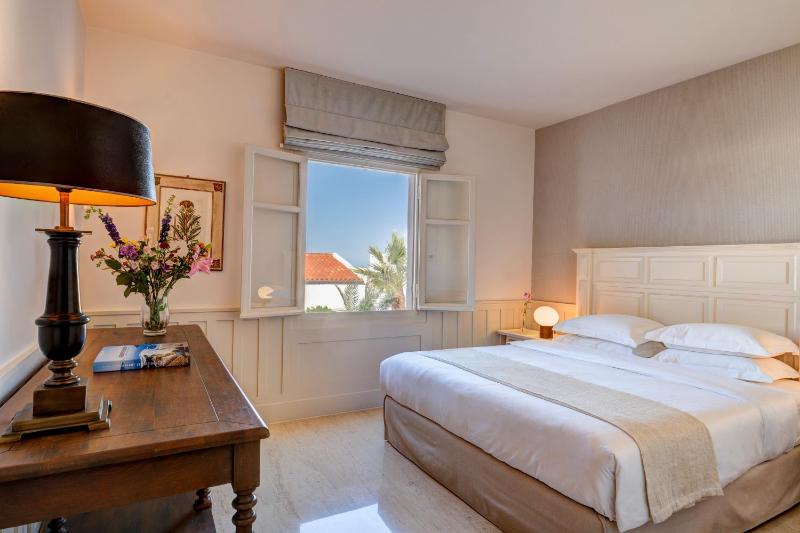 Two Bedroom Elounda Pool Villa, Sea View image 4