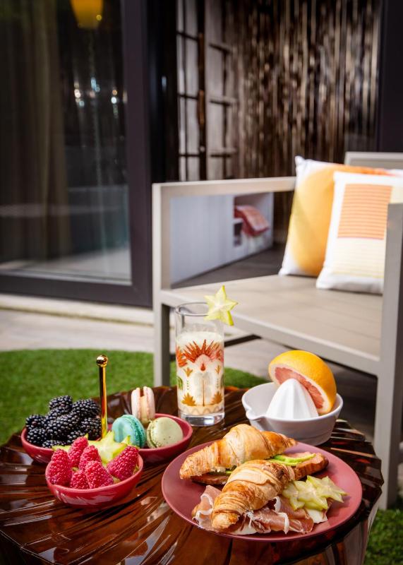 Junior Suite with Hydromassage Shower image 2