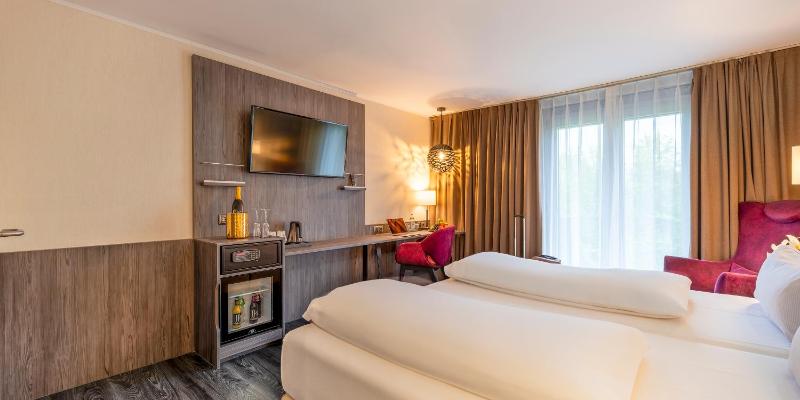 Comfort Double Room with Balcony image 2