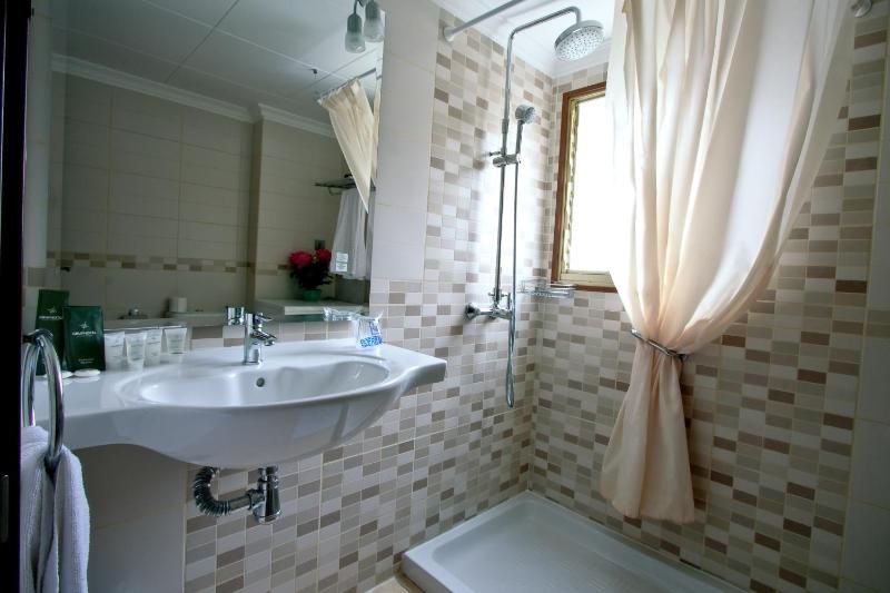 One-Bedroom Apartment image 1