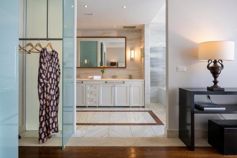 One Bedroom Imperial Spa Villa, Private Pool & Sea View image 3