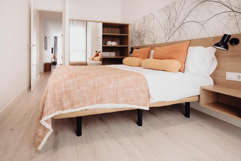 One-Bedroom Apartment image 3