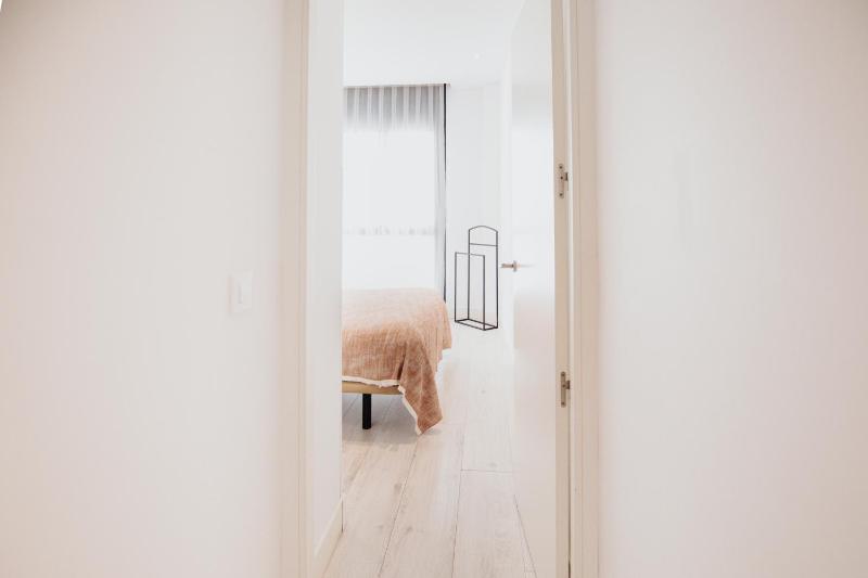 One-Bedroom Apartment image 4