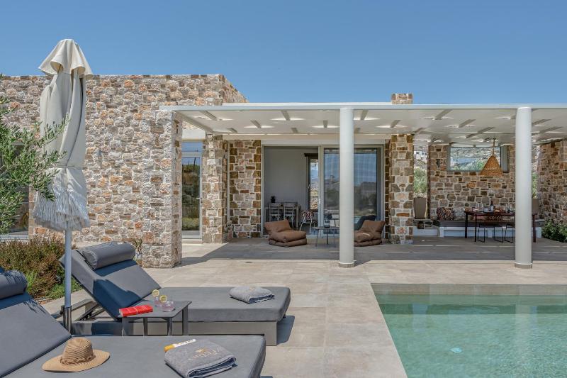 Orelia Luxury Superior Villa Images