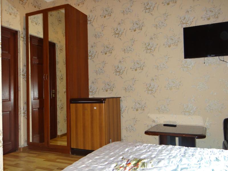 Large Double Room image 1