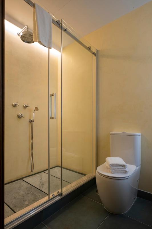 Superior Double Room image 3