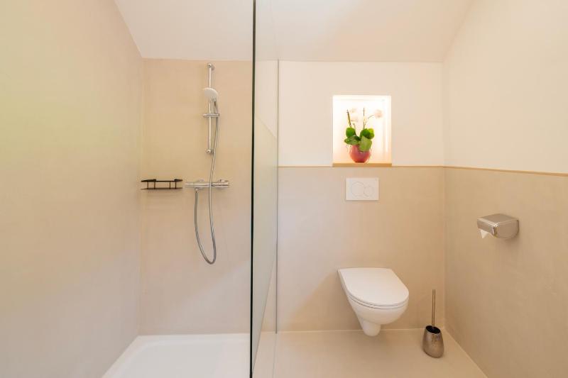 Comfort One-Bedroom Apartment with Balcony and Mountain View image 3