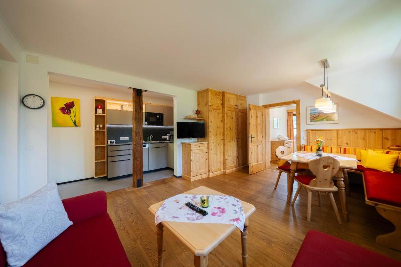 Comfort One-Bedroom Apartment with Balcony and Mountain View image 1