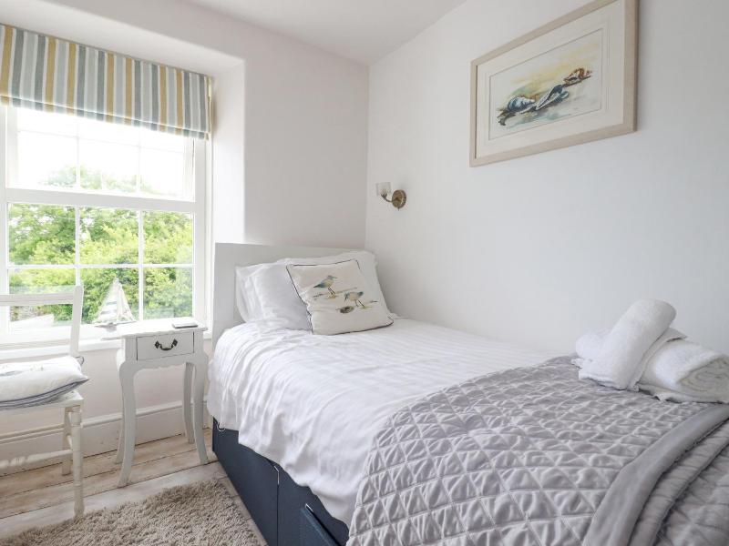Dale Cottage - image 20