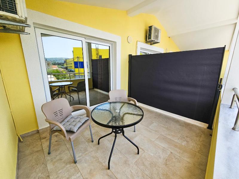 Guesthouse Lole - image 13