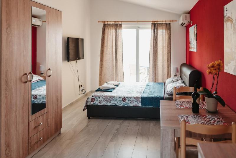 Guesthouse Lole - image 12