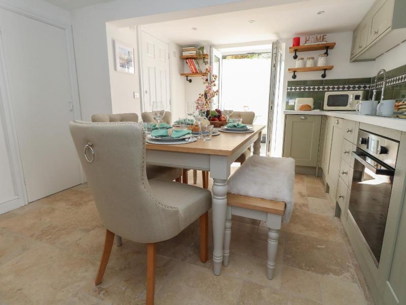 Belvedere Cottage - image 11