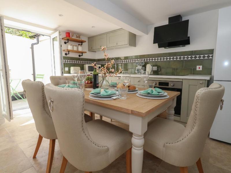 Belvedere Cottage - image 39