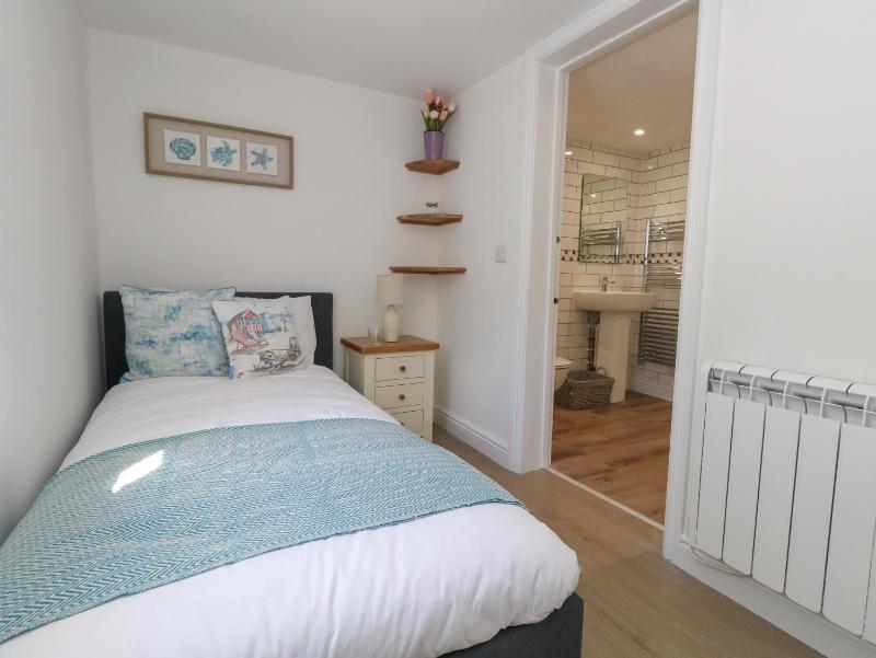 Belvedere Cottage - image 30