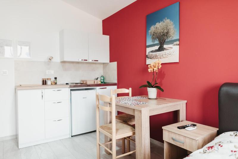 Guesthouse Lole - image 14