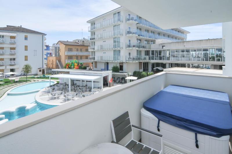 Junior Suite with Jacuzzi - Annex Building image 3