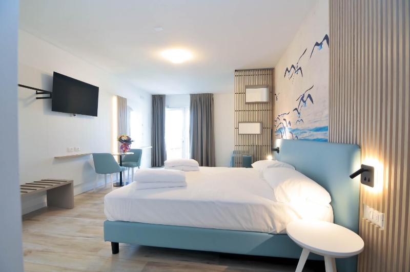 Junior Suite with Jacuzzi - Annex Building image 4