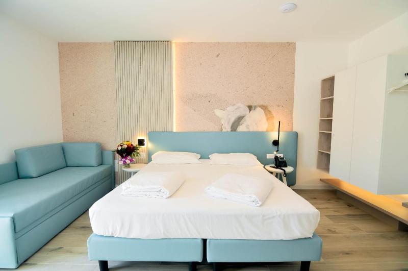 Junior Suite with Jacuzzi and Sauna - Annex Building image 1