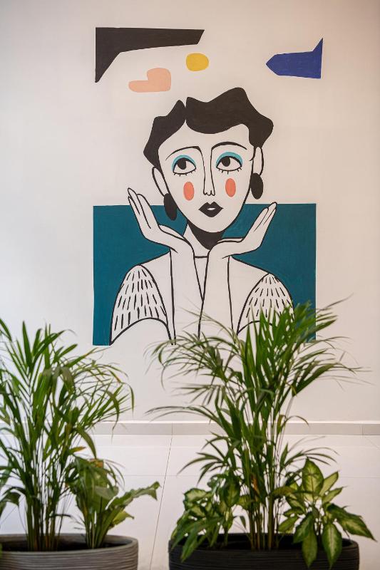 Miss Marrone City Hotel - image 25