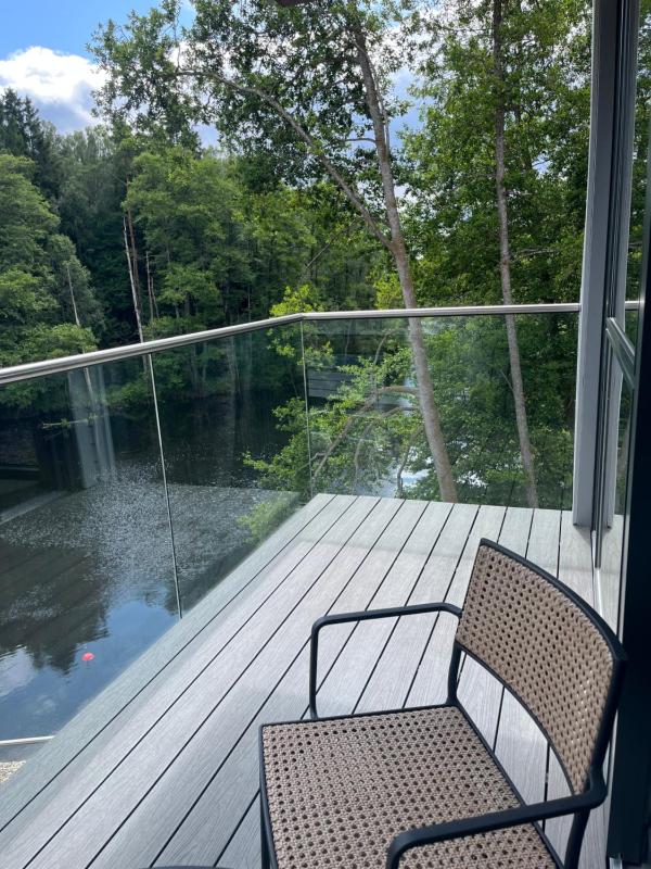 Deluxe Double Room with Balcony image 2