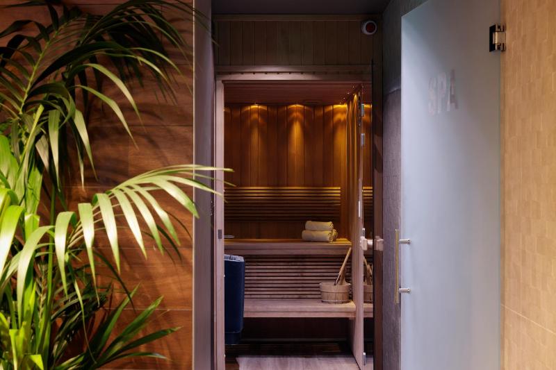 Superior double room with Spa access and massages (2 adults) image 1