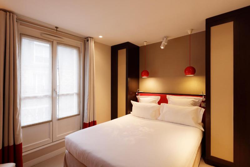 Two Adjacent Rooms (5 Adults) image 3