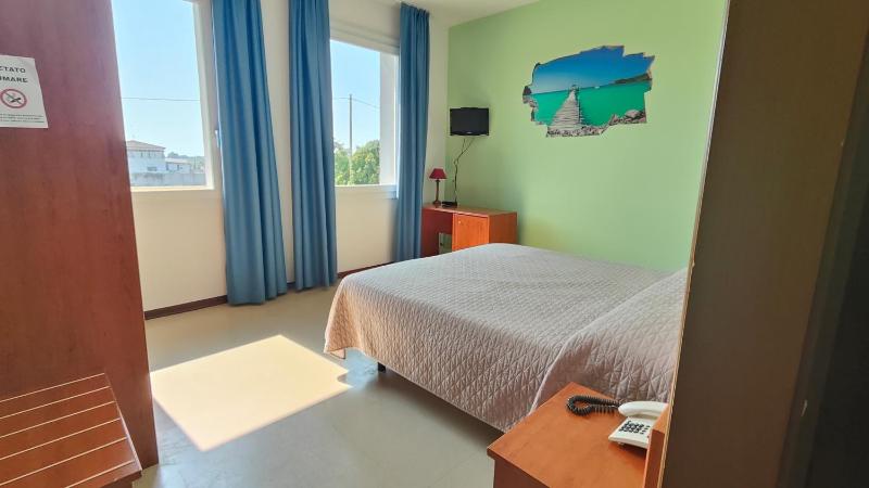 Double or Twin Room image 2