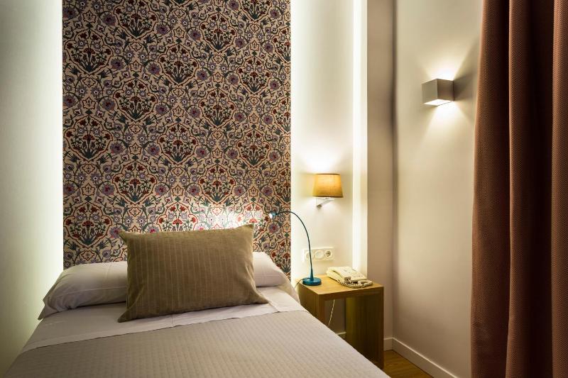 Single Room image 1