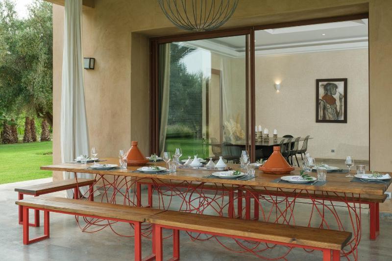 Adnaa - Modern Villa with 2 pools sauna hammam tennis court & home cinema - image 14