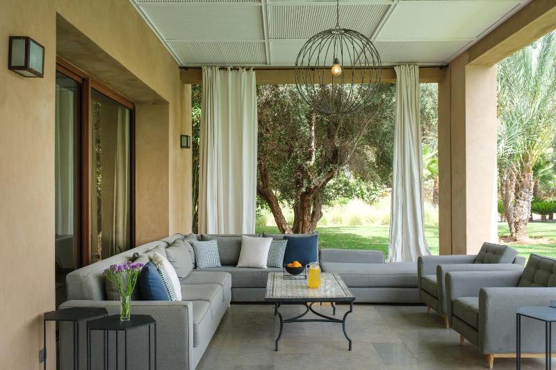 Adnaa - Modern Villa with 2 pools sauna hammam tennis court & home cinema - image 5