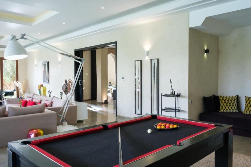 Adnaa - Modern Villa with 2 pools sauna hammam tennis court & home cinema - image 8
