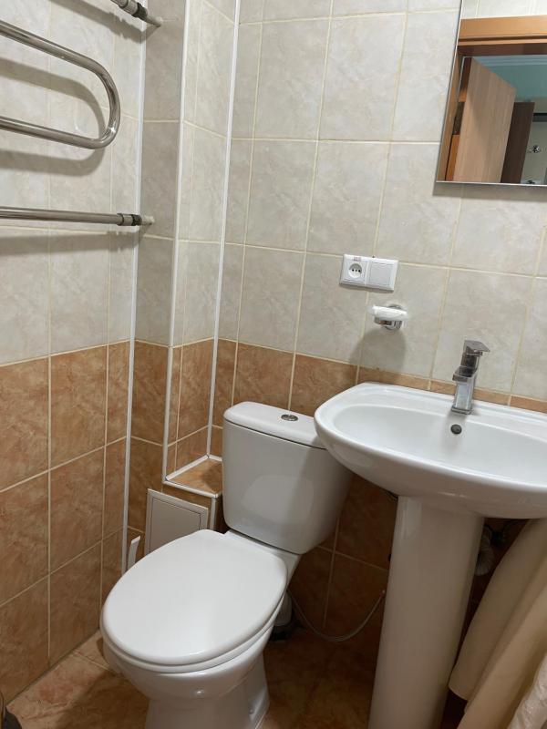 Single Room with Bathroom image 2