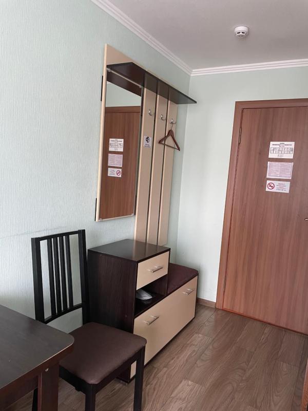 Single Room with Bathroom image 4
