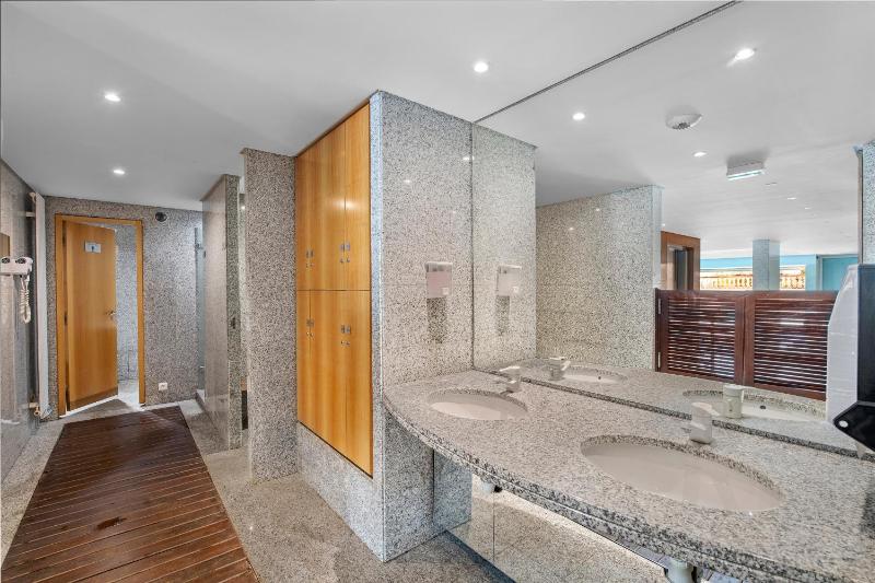 Victoria Bergamote Attic with Terrace and Sea View - Happy Rentals - image 4