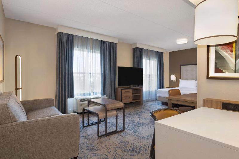 Premium King Studio Suite - Non-Smoking image 2