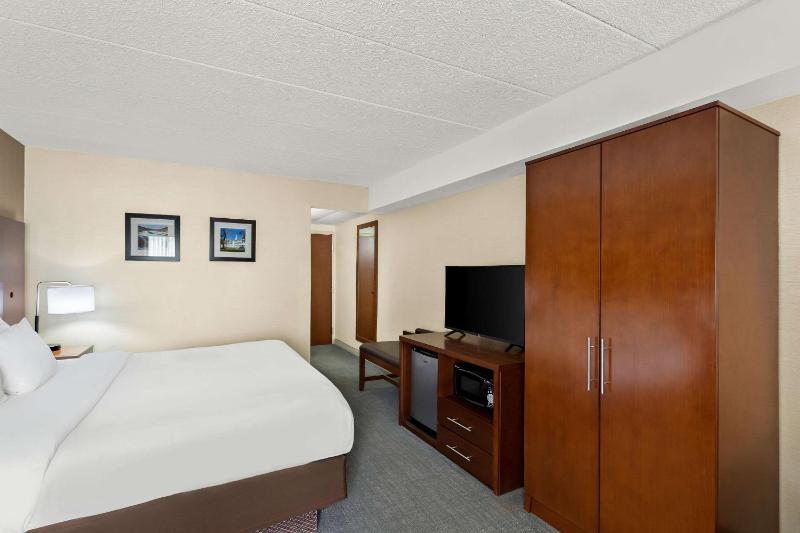 King Room - Non-Smoking image 4