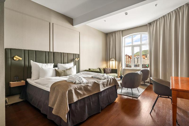 Deluxe Double Room image 1