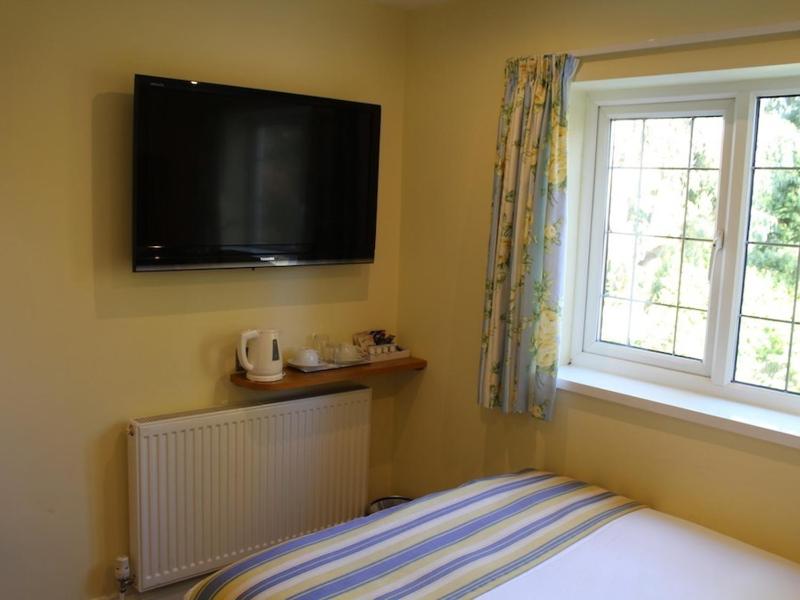 Double Room with Private Bathroom image 3