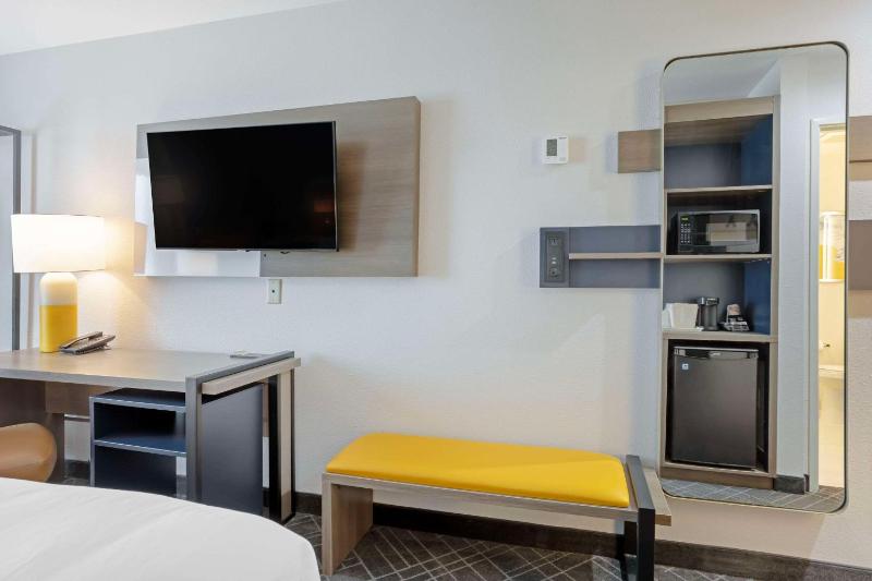 King Room - Non Smoking image 3