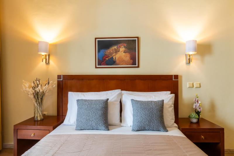 Double Room image 4