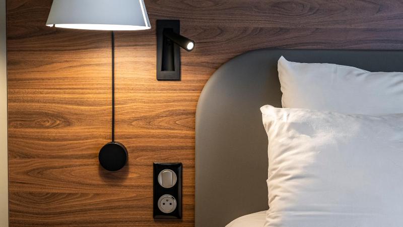 Superior Suite with One King Bed and Two SingleBeds image 3