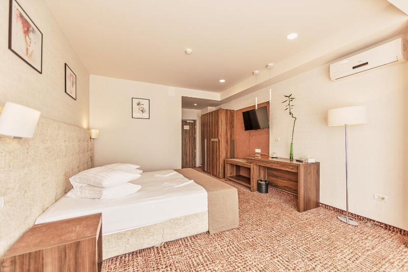 Superior Double or Twin Room Grand Belvedere image 4