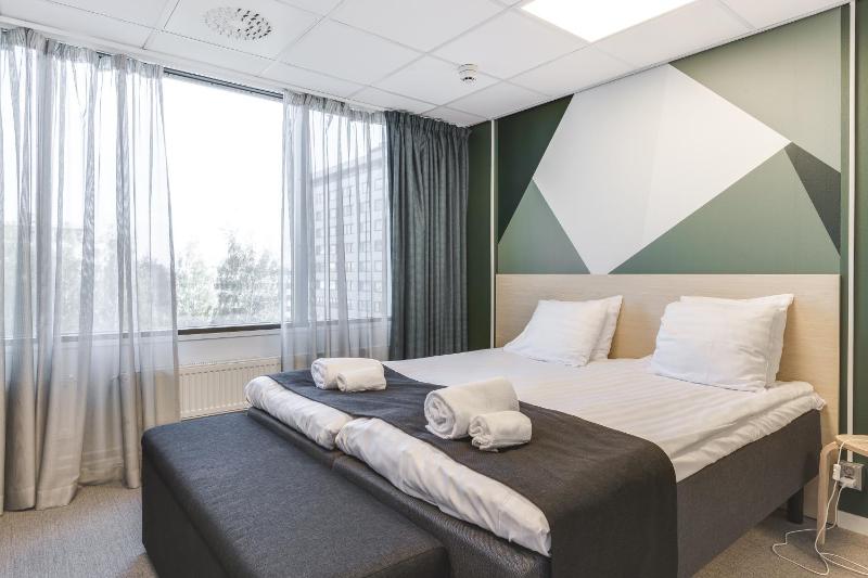 Twin Room image 2