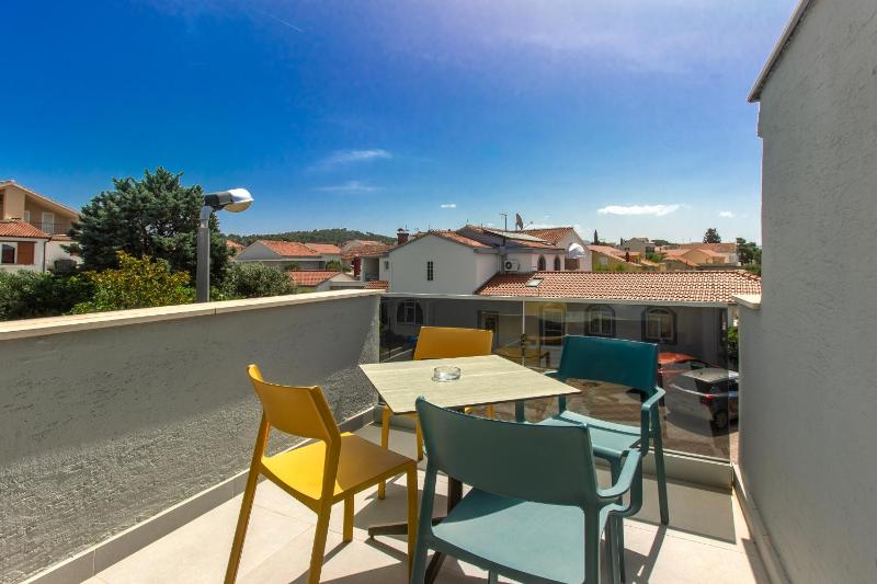 Studio with Balcony and Sea View image 2