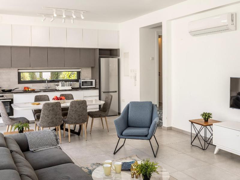 Almaria Residences - image 4